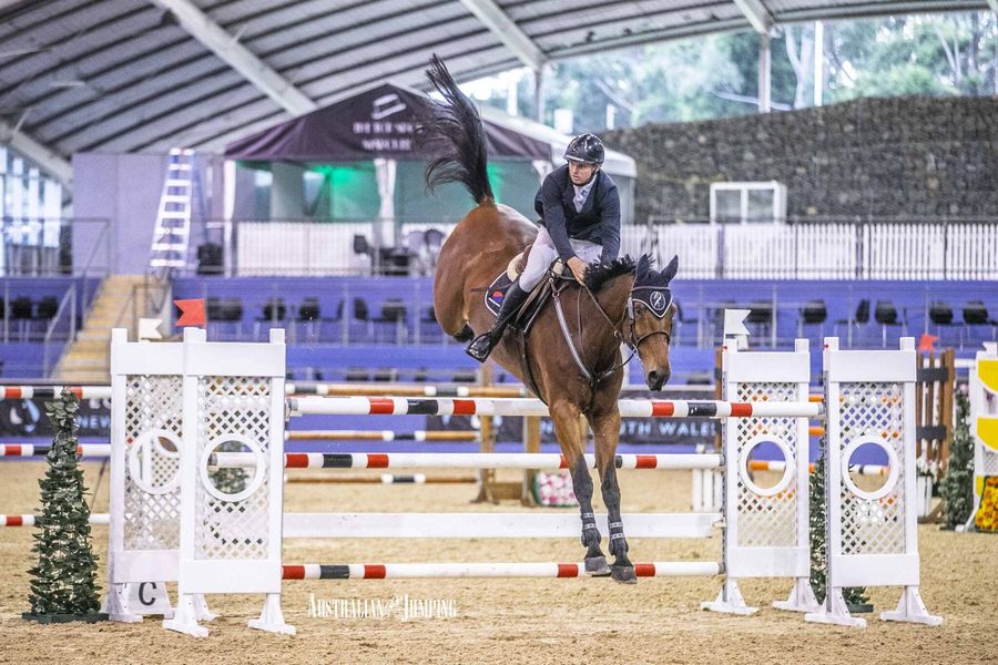 You are currently viewing A great weekend at Autumn Indoor Jumping Champs